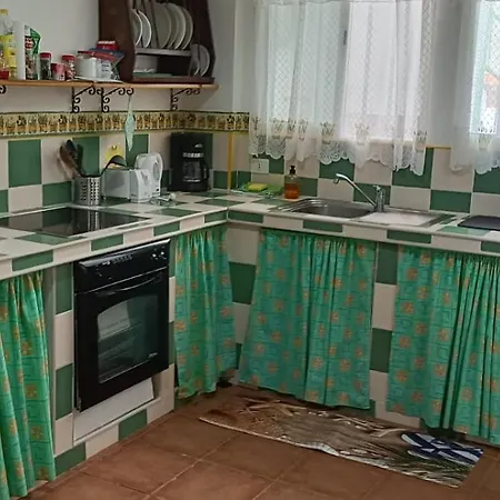 度假居 Matrimonial En Un Bajo Bano Compartido Areas Compartidas *