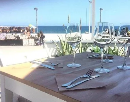 Matrimonial En Un Bajo Bano Compartido Areas Compartidas