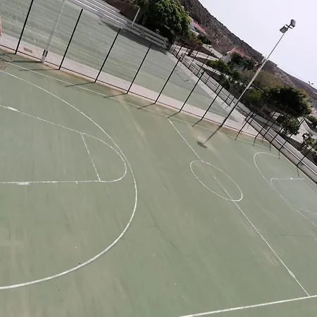 Matrimonial En Un Bajo Bano Compartido Areas Compartidas *