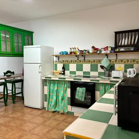 Casa vacanze Matrimonial En Un Bajo Bano Compartido Areas Compartidas *
