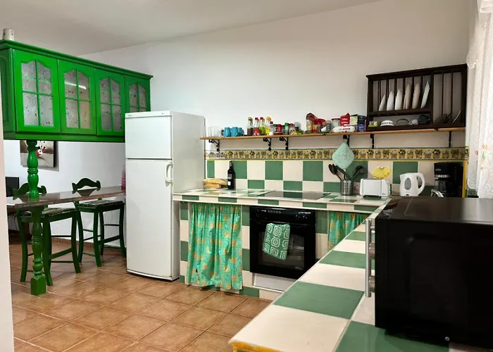 Σπίτι διακοπών Matrimonial En Un Bajo Bano Compartido Areas Compartidas *