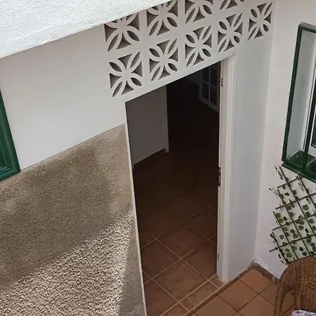 Matrimonial En Un Bajo Bano Compartido Areas Compartidas בית נופש
